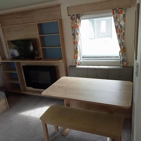 New 2 Bed Holiday Home With Decking In Rockley Park Dorset Near The Sea Lytchett Minster Экстерьер фото