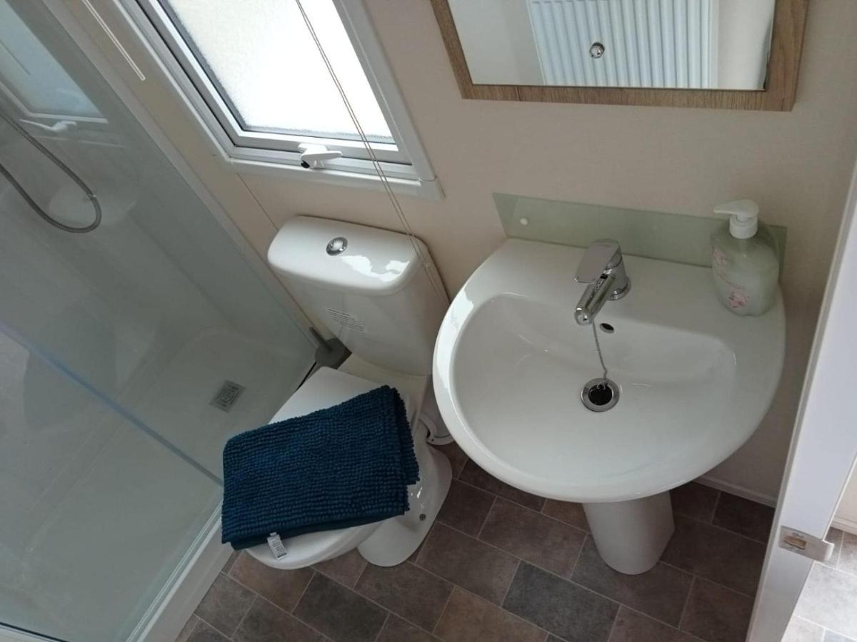 New 2 Bed Holiday Home With Decking In Rockley Park Dorset Near The Sea Lytchett Minster Экстерьер фото