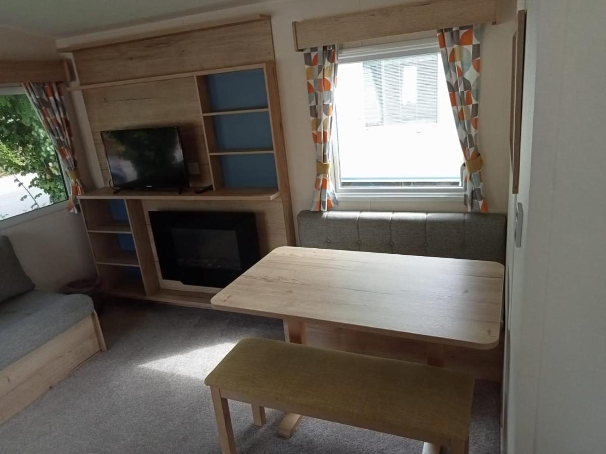 New 2 Bed Holiday Home With Decking In Rockley Park Dorset Near The Sea Lytchett Minster Экстерьер фото